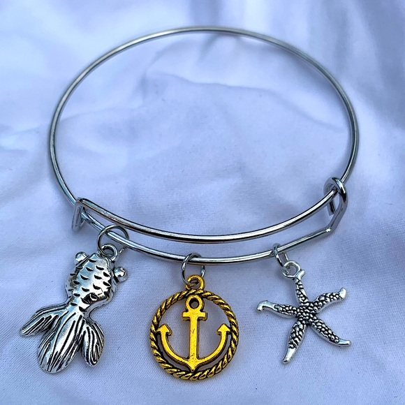 Brand New! Handmade! Adjustable Charm Bangle Bracelet! - Picture 1 of 2